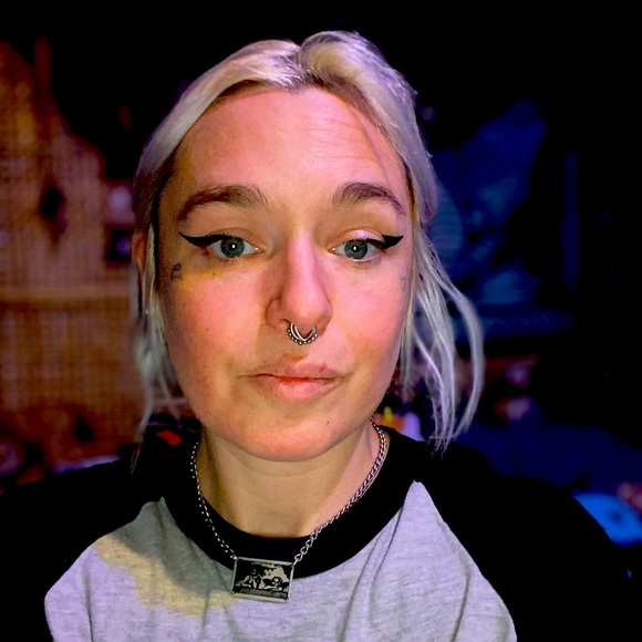 Meet your Posher, Joanna - Picture 1 of 1